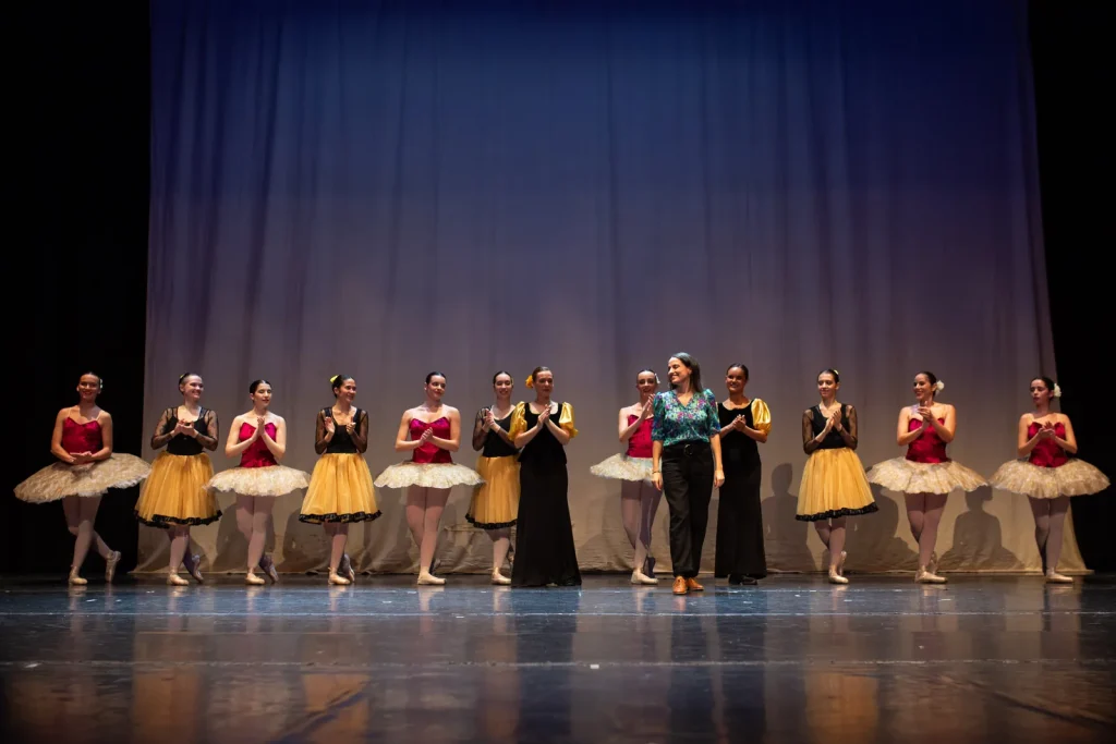Final de la Gala Española de CDAM con todo el elenco en escena